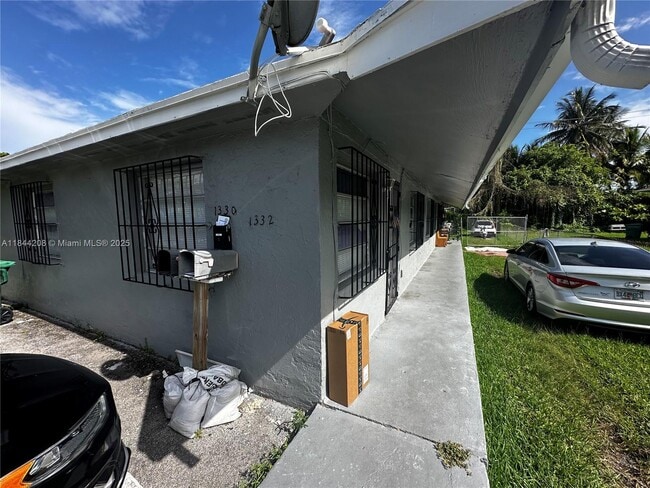 1330 NE 111th St in Miami, FL - Building Photo - Building Photo