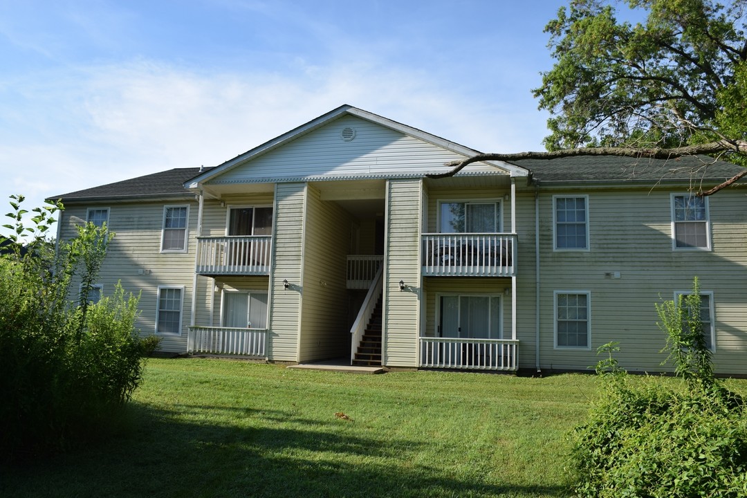 Chesapeake Apartments in Marion, IL - Building Photo