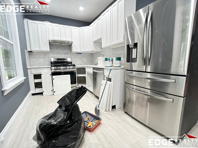 16 Leicester St, Unit 1