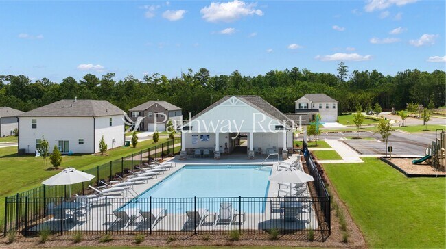 1200 Arnhem Dr in Hampton, GA - Building Photo - Building Photo