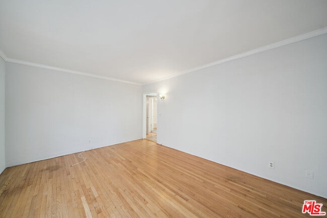 1408 N Mansfield Ave in Los Angeles, CA - Building Photo - Building Photo