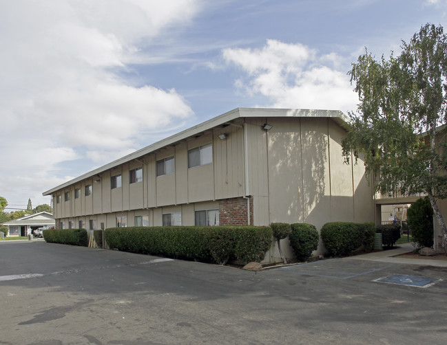 Hampton Park Apartments in Sacramento, CA - Foto de edificio - Building Photo