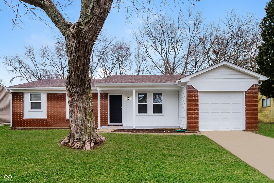 1521 Tina Marie Cir in Indianapolis, IN - Building Photo