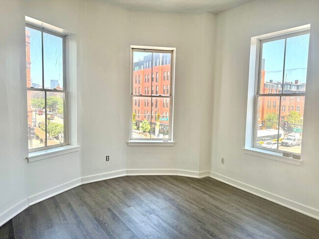 417 Massachusetts Ave, Unit 2F