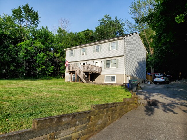 2 E Shore Rd, Unit 1 in Greenwood Lake, NY - Building Photo - Building Photo