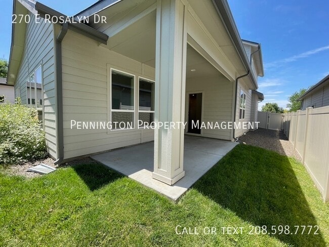 270 E Rosalyn Dr in Meridian, ID - Building Photo - Building Photo
