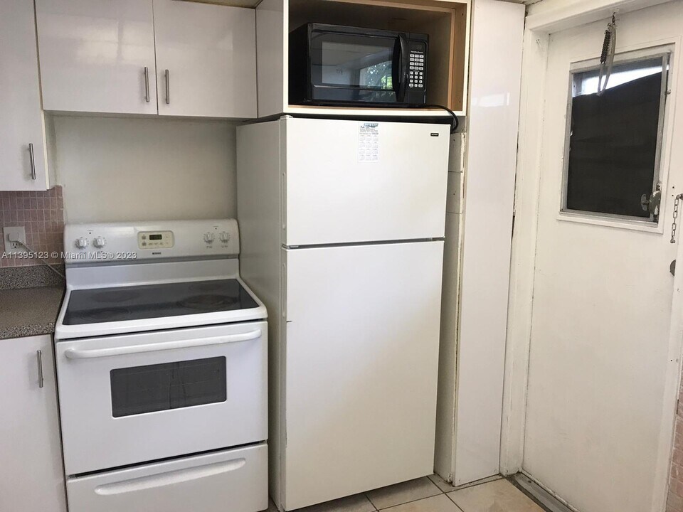 2940 NE 203rd St Photo