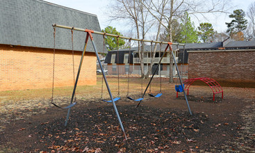 Candy Mountain Apartments in Birmingham, AL - Foto de edificio - Building Photo