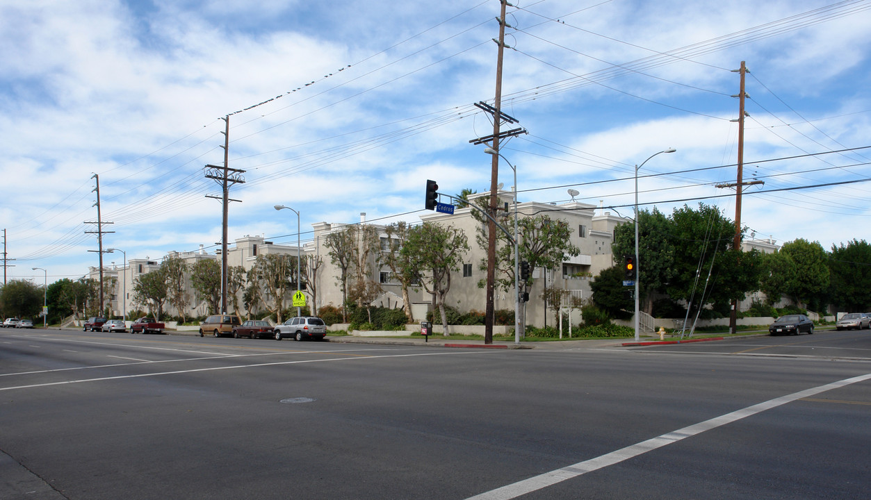 Nordhoff Townhomes in Panorama City, CA - Building Photo