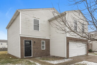 7905 States Bend Dr in Indianapolis, IN - Building Photo - Building Photo