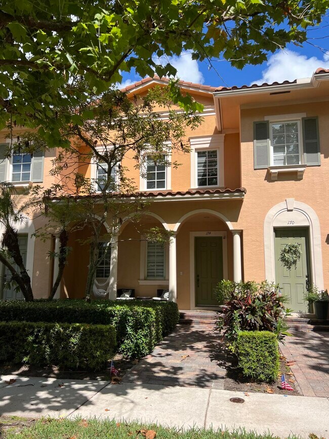 property at 174 Lismore Ln