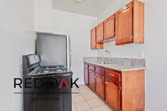520 S Mariposa Ave in Los Angeles, CA - Building Photo - Building Photo