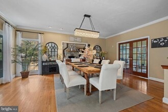 301 Sturtons Ln in Pasadena, MD - Building Photo - Building Photo