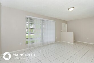 8640 NW 25th St in Sunrise, FL - Building Photo - Building Photo