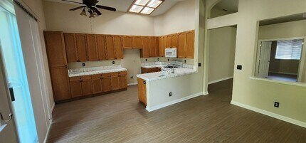 902 Rathbone Cir in Folsom, CA - Building Photo - Building Photo
