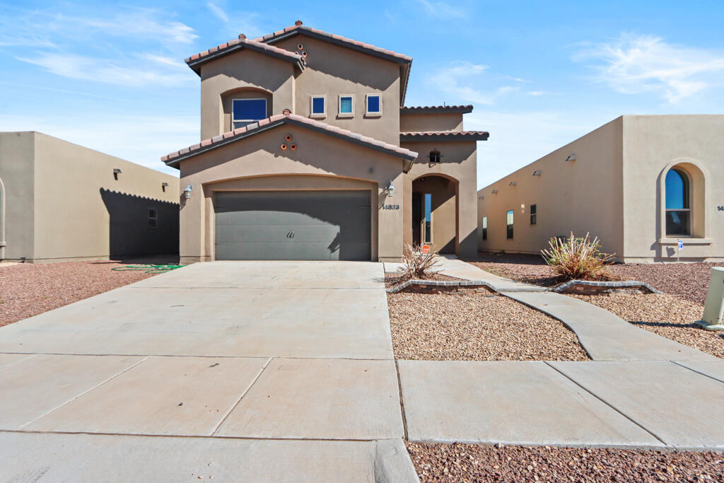 14833 Harry Flournoy in El Paso, TX - Foto de edificio