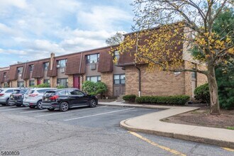 1133 Livingston Ave in North Brunswick, NJ - Building Photo - Building Photo