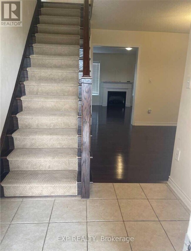 39 Bloom Dr in Brampton, ON - Building Photo - Building Photo