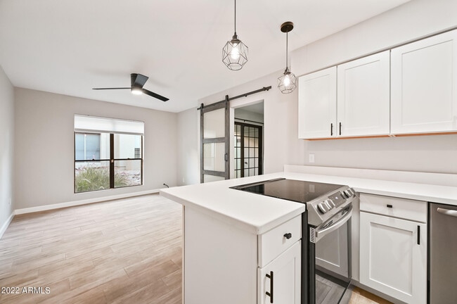 property at 3131 W Cochise Dr