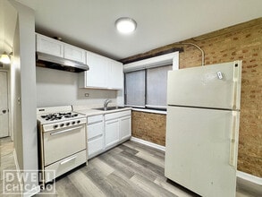 2644 W Cermak Rd, Unit 1 in Chicago, IL - Foto de edificio - Building Photo