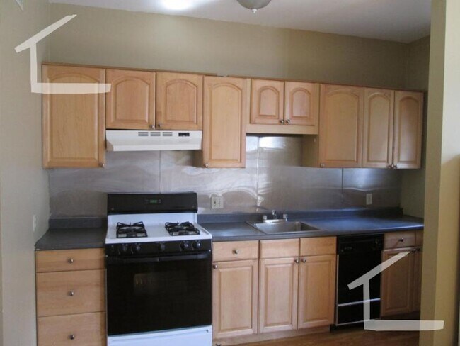 13 Highgate St in Boston, MA - Building Photo - Building Photo