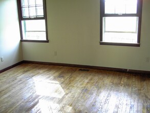 102 Jarrett Ln in Oak Ridge, TN - Building Photo - Building Photo