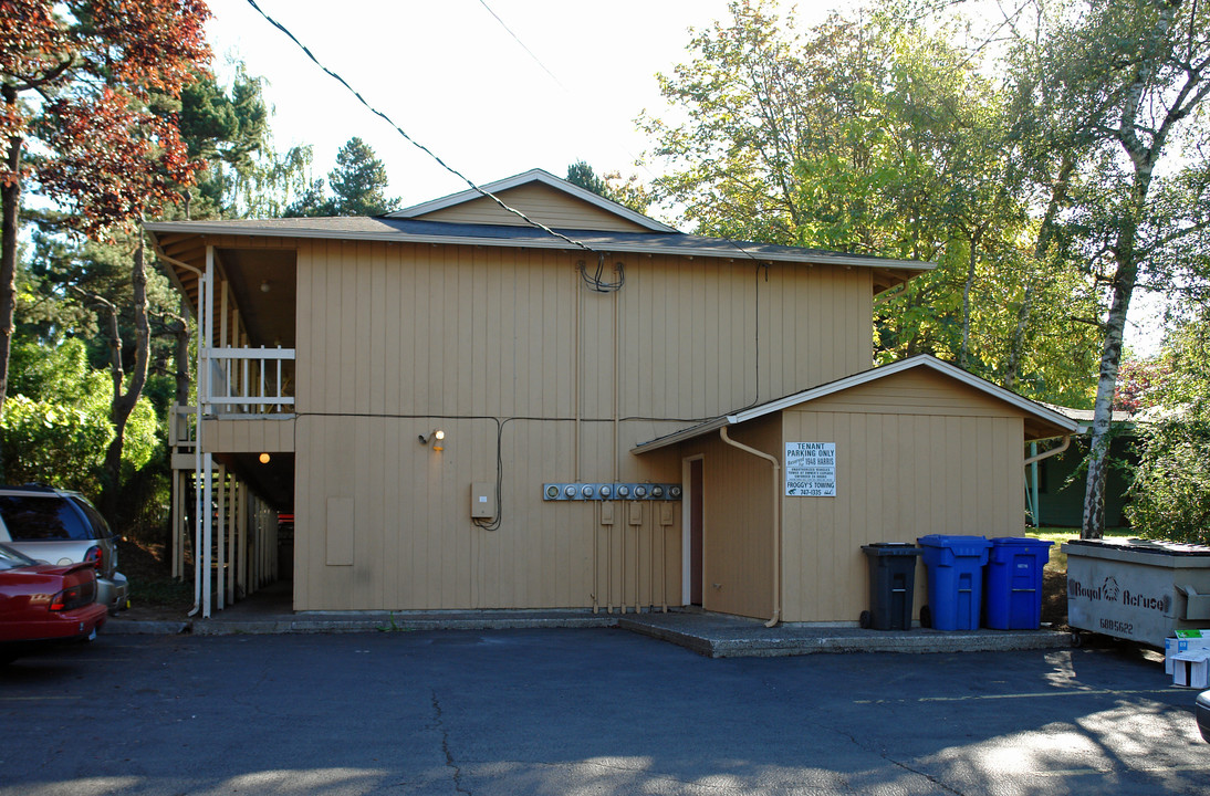 1948 Harris St in Eugene, OR - Foto de edificio