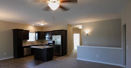 2033 Mackinaw Dr in Iowa City, IA - Building Photo - Building Photo