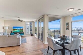 1019 Costa Pacifica Way in Oceanside, CA - Building Photo - Building Photo