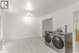 32 54th St S in Wasaga Beach, ON - Building Photo - Building Photo