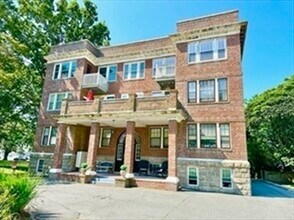 138 Main St, Unit 3rd floor in Fairhaven, MA - Building Photo - Building Photo