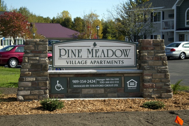 Pine Meadow Village Apartments in Alpena, MI - Foto de edificio - Building Photo