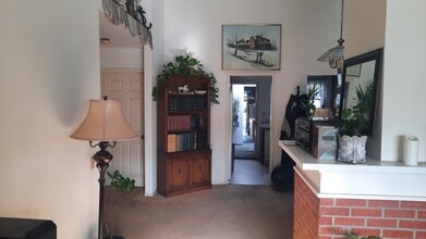 114 Oxford in Irvine, CA - Building Photo - Building Photo