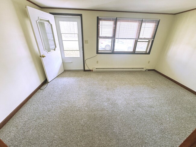 19 Oakwood Dr, Unit 19 Oakwood Drive in Wind Gap, PA - Foto de edificio - Building Photo