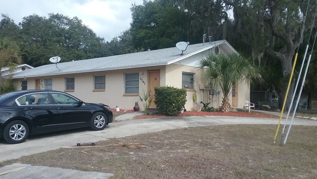 6342 Lambert Ln in New Port Richey, FL - Building Photo - Building Photo