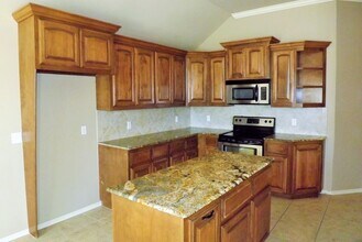 729 Dana Dr in Yukon, OK - Building Photo - Building Photo