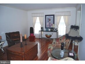 5 Fox Chase Ln in Hockessin, DE - Building Photo - Building Photo