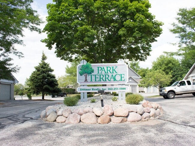 N86-W14248 Fond du Lac Ave in Menomonee Falls, WI - Building Photo - Building Photo