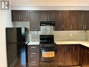 3 Elm Grove Ave in Toronto, ON - Building Photo - Building Photo