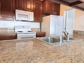 1930 Ocean Ave in Santa Monica, CA - Building Photo - Building Photo