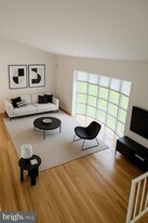 9124 Friars Rd in Bethesda, MD - Building Photo