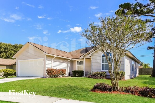 323 Hickory Hollow Dr in Jacksonville, FL - Foto de edificio - Building Photo