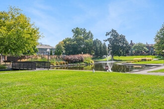 260 Brittany Dr in Ottawa, ON - Building Photo - Building Photo