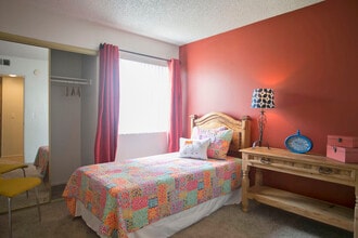 Vintage View Apartments in Temecula, CA - Building Photo - Building Photo