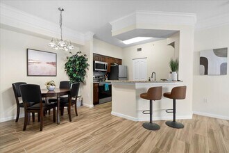 5203 Myrtlewood Cir E, Unit E in Palm Beach Gardens, FL - Building Photo - Building Photo