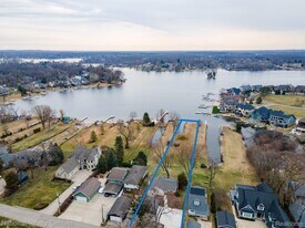 3506 Moberly Dr in Commerce Township, MI - Building Photo