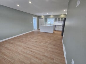 3039 Whitmore Ave in Regina, SK - Building Photo - Building Photo