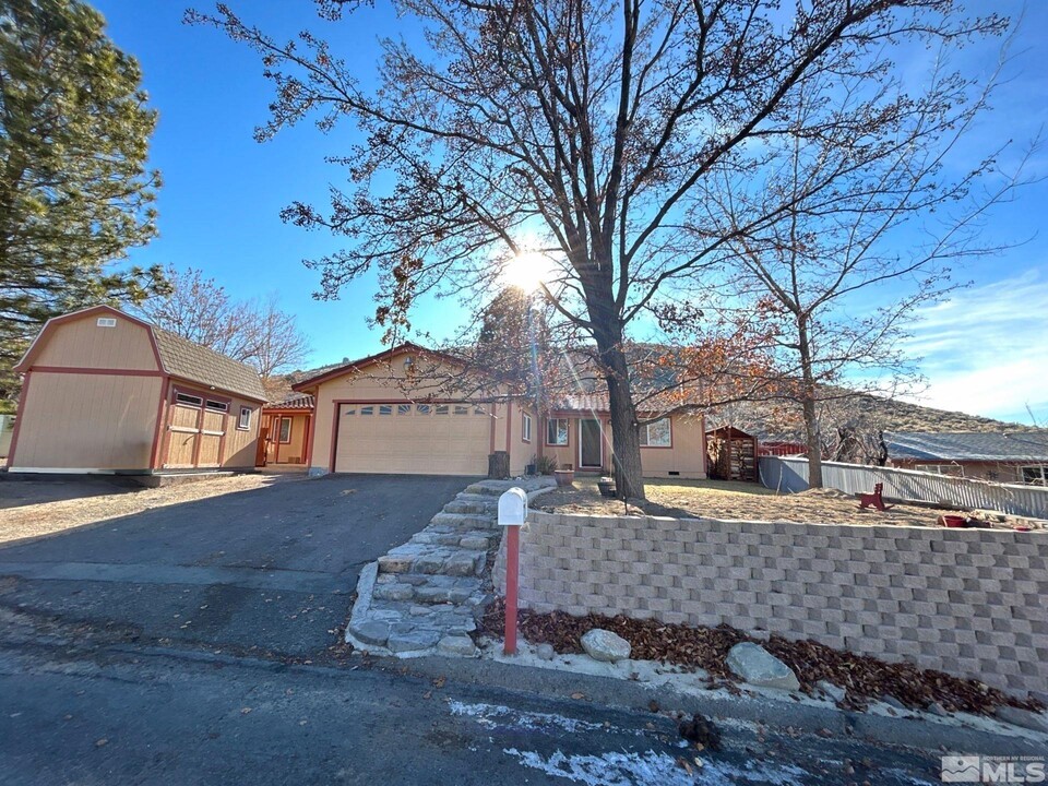 15035 Tourmaline Dr in Reno, NV - Building Photo