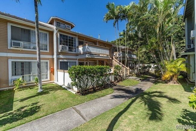 585 Mananai Pl in Honolulu, HI - Building Photo - Building Photo