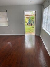 3931 SW 51st St in Fort Lauderdale, FL - Building Photo - Building Photo